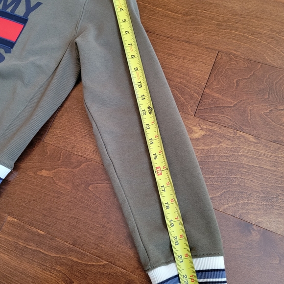 Tommy Jeans Embroidered Flag Logo Cropped Sweatshirt.New - Picture 5 of 14